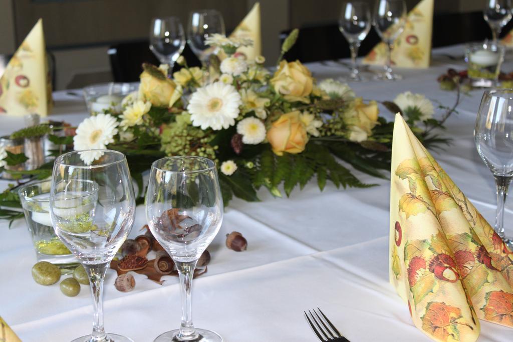 Hotel-Restaurant Sternen Nesslau Rom bilde